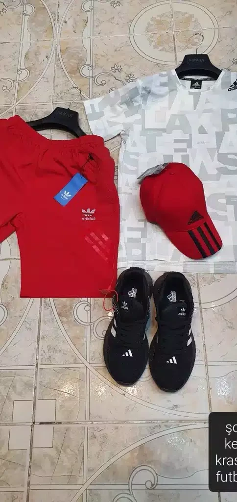 Спортивный костюм